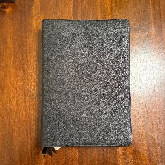 Crossway ESV Heirloom Study Bible in black goatskin - Picture 2 of 11